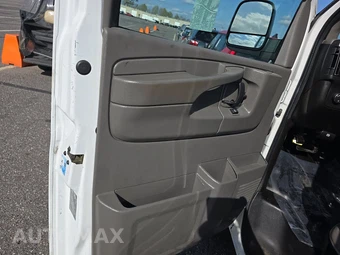 2015 Chevrolet Express 2500 Cargo Van 1WT 135.0" WB - miniatura 9