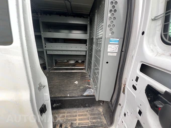 2015 Chevrolet Express 2500 Cargo Van 1WT 135.0" WB - miniatura 11