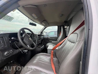 2015 Chevrolet Express 2500 Cargo Van 1WT 135.0" WB - miniatura 12