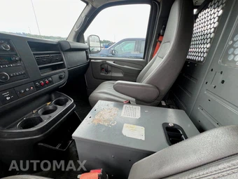 2015 Chevrolet Express 2500 Cargo Van 1WT 135.0" WB - miniatura 18