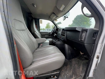 2015 Chevrolet Express 2500 Cargo Van 1WT 135.0" WB - miniatura 9