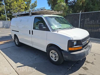 2015 Chevrolet Express 2500 Cargo Van 1WT 135.0" WB – miniatura 3