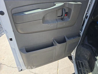 2015 Chevrolet Express 2500 Cargo Van 1WT 135.0" WB – miniatura 9