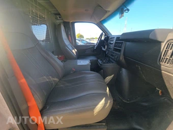 2015 Chevrolet Express 2500 Cargo Van 1WT 135.0" WB – miniatura 8