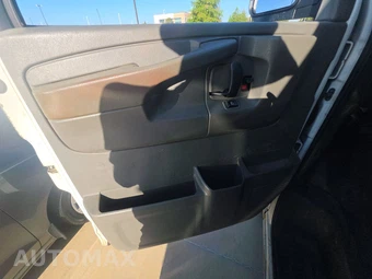 2015 Chevrolet Express 2500 Cargo Van 1WT 135.0" WB – miniatura 9