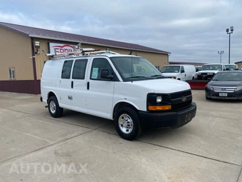 2015 Chevrolet Express 2500 Cargo Van 1WT 135.0" WB - miniatura 2