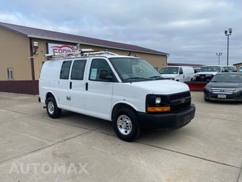 2015 Chevrolet Express 2500 Cargo Van 1WT 135.0" WB - miniatura 4