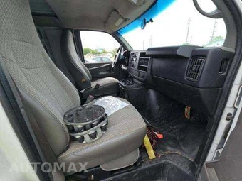 2015 Chevrolet Express 2500 Cargo Van 1WT 135.0" WB – miniatura 18