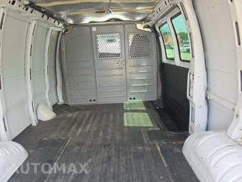 2015 Chevrolet Express 2500 Cargo Van 1WT 135.0" WB - miniatura 10
