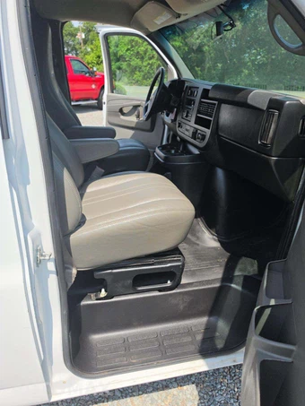 2015 Chevrolet Express 2500 Cargo Van 1WT 135.0" WB - miniatura 15