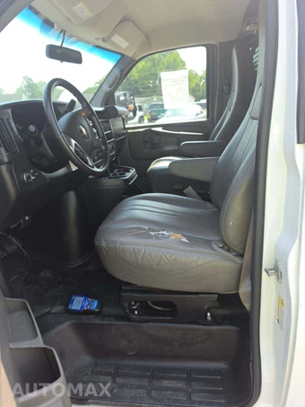 2015 Chevrolet Express 2500 Cargo Van 1WT 135.0" WB - miniatura 3