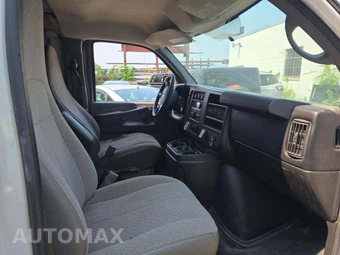 2015 Chevrolet Express 2500 Cargo Van 1WT 135.0" WB - miniatura 17