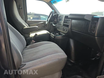2015 Chevrolet Express 2500 Cargo Van 1WT 135.0" WB - miniatura 8