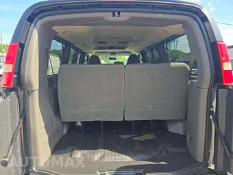 2015 Chevrolet Express 2500 Passenger Van LS 1LS 135.0" WB - miniatura 14