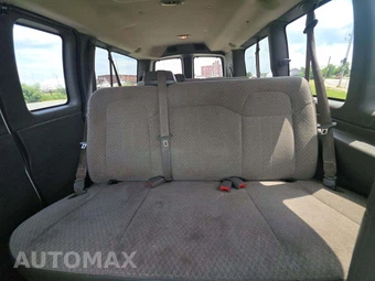 2015 Chevrolet Express 2500 Passenger Van LT 1LT 135.0" WB - miniatura 10