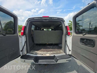 2015 Chevrolet Express 2500 Passenger Van LT 1LT 135.0" WB - miniatura 12