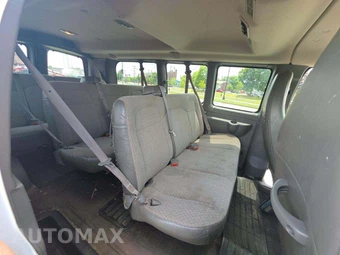 2015 Chevrolet Express 2500 Passenger Van LT 1LT 135.0" WB - miniatura 14