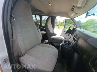 2015 Chevrolet Express 2500 Passenger Van LT 1LT 135.0" WB - miniatura 16