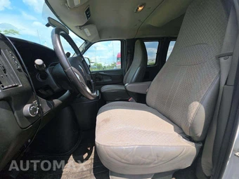 2015 Chevrolet Express 2500 Passenger Van LT 1LT 135.0" WB - miniatura 3