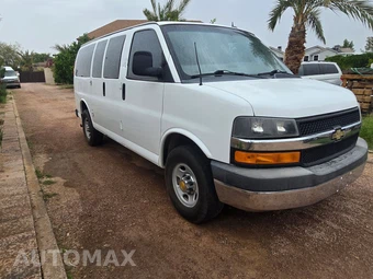 2015 Chevrolet Express 2500 Passenger Van LT 1LT 135.0" WB - miniatura 10