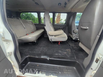2015 Chevrolet Express 2500 Passenger Van LT 1LT 135.0" WB - miniatura 14