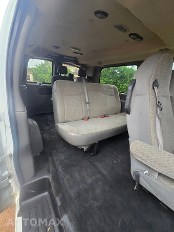 2015 Chevrolet Express 2500 Passenger Van LT 1LT 135.0" WB - miniatura 15