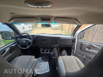 2015 Chevrolet Express 2500 Passenger Van LT 1LT 135.0" WB - miniatura 19