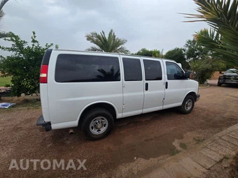 2015 Chevrolet Express 2500 Passenger Van LT 1LT 135.0" WB - miniatura 25