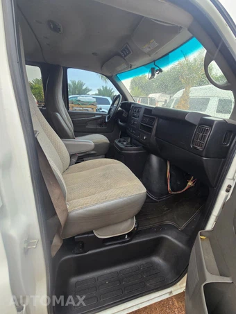 2015 Chevrolet Express 2500 Passenger Van LT 1LT 135.0" WB - miniatura 27