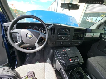 2015 Chevrolet Express 3500 Cutaway 1SD DRW - miniatura 11