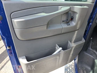 2015 Chevrolet Express 3500 Cutaway 1SD DRW - miniatura 9