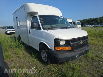 2015 Chevrolet Express 3500 Cutaway 1WT - miniatura 3