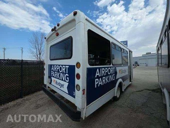 2015 Chevrolet Express 3500 Cutaway 1WT DRW - miniatura 3