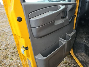 2015 Chevrolet Express 3500 Cutaway 1WT DRW – miniatura 9