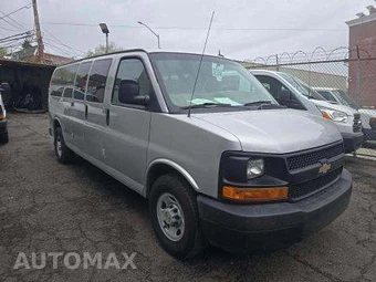 2015 Chevrolet Express 3500 Passenger Van LS 1LS 155.0" WB - miniatura 4