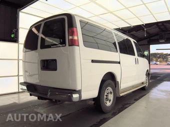 2015 Chevrolet Express 3500 Passenger Van LT 1LT 135.0" WB - miniatura 4