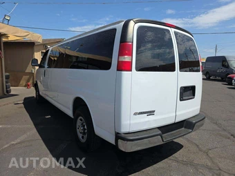2015 Chevrolet Express 3500 Passenger Van LT 1LT 155.0" WB - miniatura 2