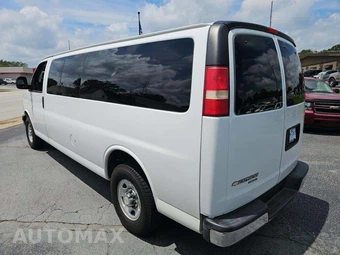 2015 Chevrolet Express 3500 Passenger Van LT 1LT 155.0" WB - miniatura 2