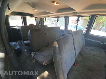 2015 Chevrolet Express 3500 Passenger Van LT 1LT 155.0" WB - miniatura 15