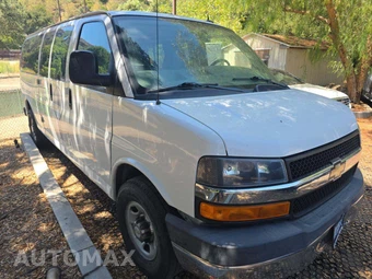 2015 Chevrolet Express 3500 Passenger Van LT 1LT 155.0" WB - miniatura 4