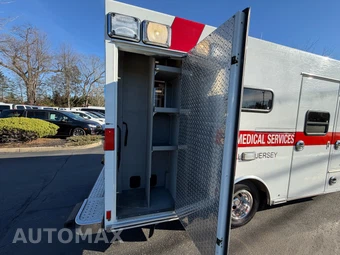 2015 Chevrolet Express 4500 Cutaway 2SD DRW - miniatura 23