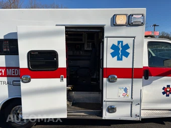 2015 Chevrolet Express 4500 Cutaway 2SD DRW - miniatura 30