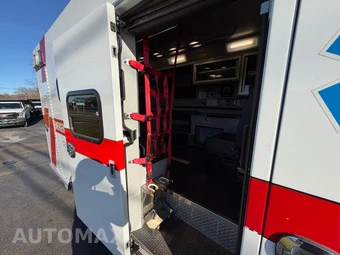2015 Chevrolet Express 4500 Cutaway 2SD DRW - miniatura 35