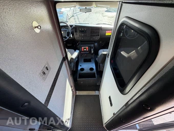 2015 Chevrolet Express 4500 Cutaway 2SD DRW - miniatura 43