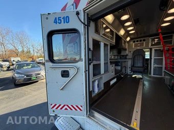 2015 Chevrolet Express 4500 Cutaway 2SD DRW - miniatura 49