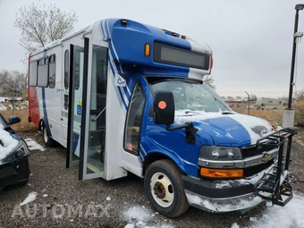 2015 Chevrolet Express 4500 Cutaway 2WT DRW - miniatura 3
