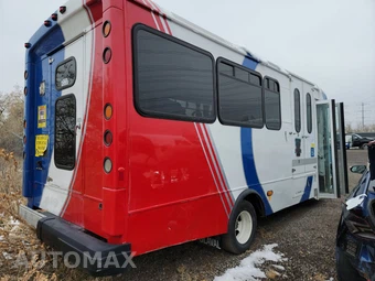 2015 Chevrolet Express 4500 Cutaway 2WT DRW - miniatura 4