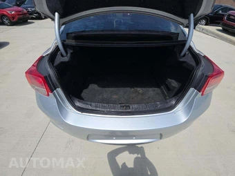 2015 Chevrolet Malibu LS 1LS – miniatura 11