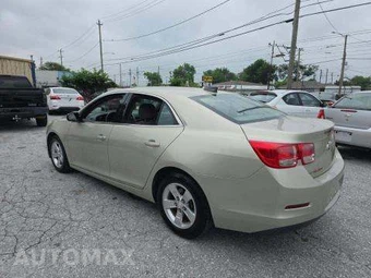 2015 Chevrolet Malibu LS 1LS – miniatura 2