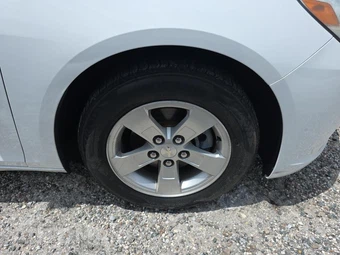 2015 Chevrolet Malibu LS 1LS – miniatura 9